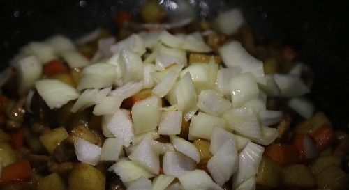 制作|平凡生活中遇到的多彩味道，我的秘制炒三丁，食材丰富、制作简单