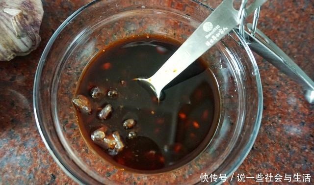 入口|猪脚加了一勺这个,味道香浓醇厚,入口肥而不腻,真是越吃越上瘾