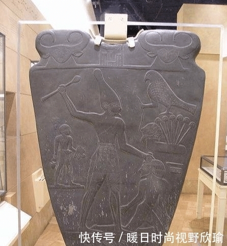  纳尔迈|出土一件古埃及文物，距今5100年！西方考古家：记载了蚩尤之战