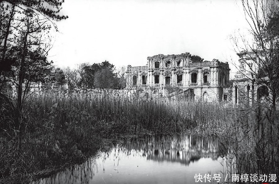 断壁残垣|晚清老照片:被英法联军焚毁之后的圆明园,断壁残垣荒草丛生