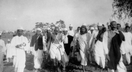 印度|中国人为抗日浴血奋战，印度圣雄一句话，丘吉尔听到破口大骂！