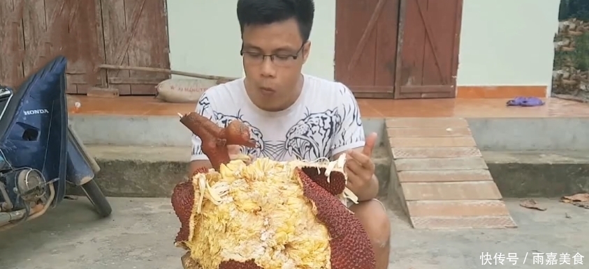 切开|男子去拼多多买“菠萝蜜”,20斤花了89元,切开后:老板你逗我?