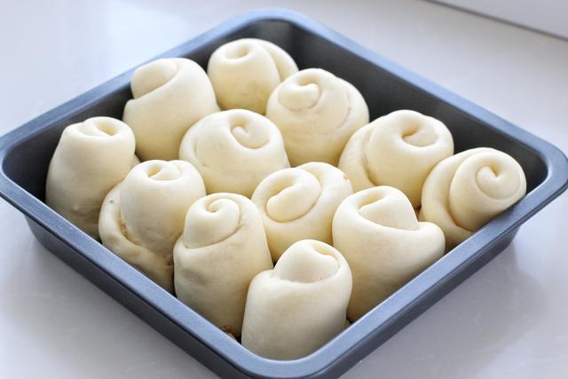 儿时|儿时最爱的蜂蜜小面包,每周都要烤上两盘,松软香甜比买的还好!