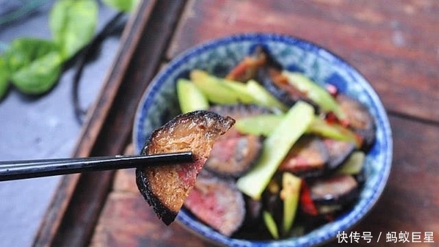  块钱|天热变热没胃口，吃它准没错！2块钱能炒1大锅，最牛米饭杀手