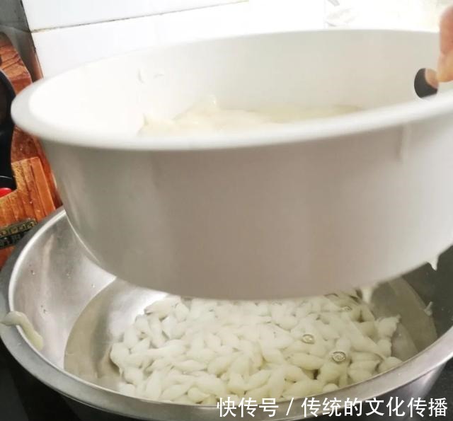 比例|凉虾冰爽软糯好吃,自制凉虾新方法,这个配方比例分享给你!
