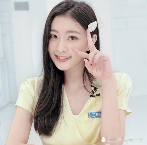 谢可寅|谢可寅表面装傻实则处处提防节目组,手段太高明不愧是选秀前辈