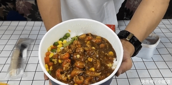 肯德基|去肯德基点一份“龙虾盖烧饭”,花了50元,打开后:认真的吗?