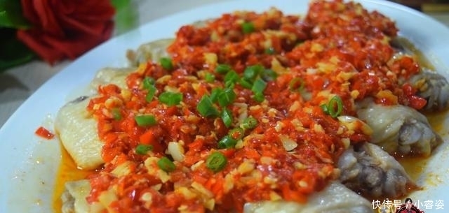 香辣|剁椒鸡翅最好吃的做法,简单美味香辣下饭,看看你喜欢吃不?