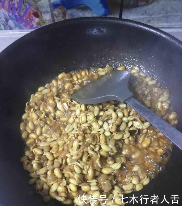 不易|白酒最怕的解药,不是浓茶?家家都有它却不注意,酒前吃不易醉