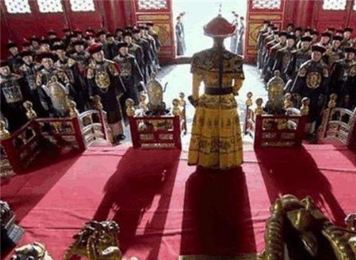 官员|清朝官员早朝前,为何都不吃早饭,而是每个人都含一片人参?