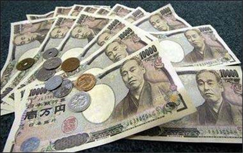 警察|他冒充警察开走运钞车，当众“抢走”3亿元现金，至今没被抓到