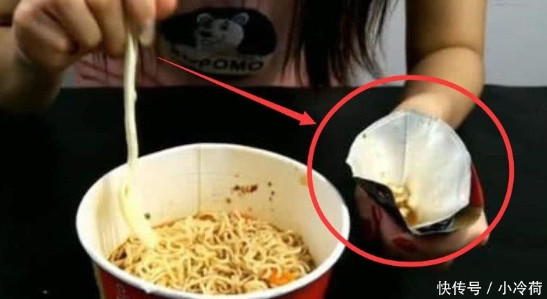 自带碗|白吃了10年的泡面,不知道桶面上的两个小机关,网友:长见识了