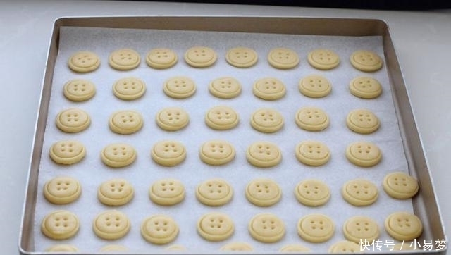 自制|自制纽扣小饼干,看一眼就会做,最适合给孩子当零食