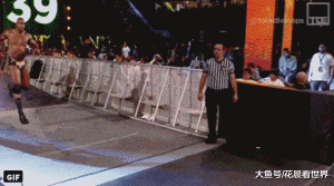 搞笑|搞笑GIF：姑娘跳水，看着就疼