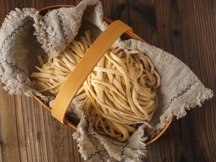 不用|面条新做法,不加水不用面条机,劲道爽滑,比买的好吃多了