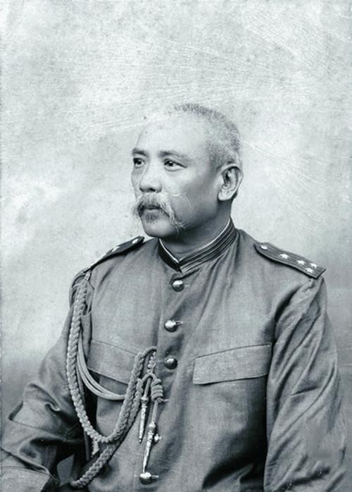 叶赫那拉|晚清封疆大吏们:个个威风八面,对大清愚忠,图9是民族英雄左宗棠