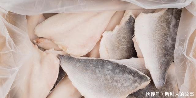 千万别|解冻鱼的时候,千万别泡水,酒店员工教你一招,跟活鱼一样新鲜