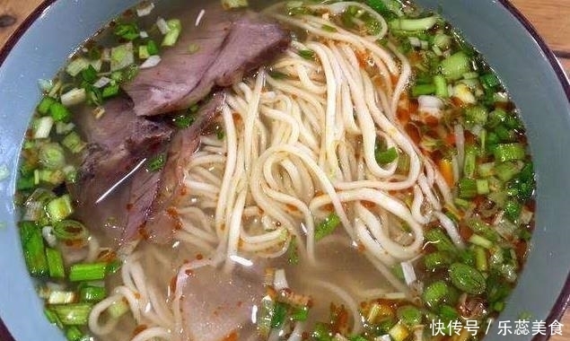 热干面|中国“争议最大”的4碗面,当地人爱到天天吃,外地人却难以接受