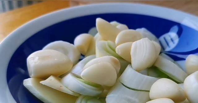 从不|我家五花肉从不红烧,加一块豆腐,不加油不加水,上桌瞬间被扫光