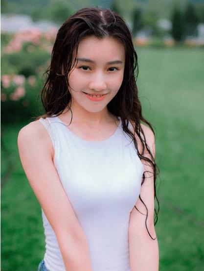 终于|曾因拍戏嫌水脏,换140桶矿泉水的女星,如今终于如愿以偿火了!