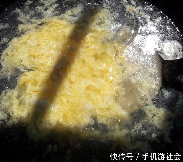 简单|葱花蛋汤,做法简单又美味