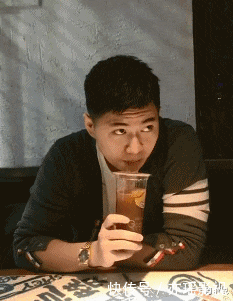 足球|让妹纸来告诉你什么才叫颠足球,哈哈哈哈