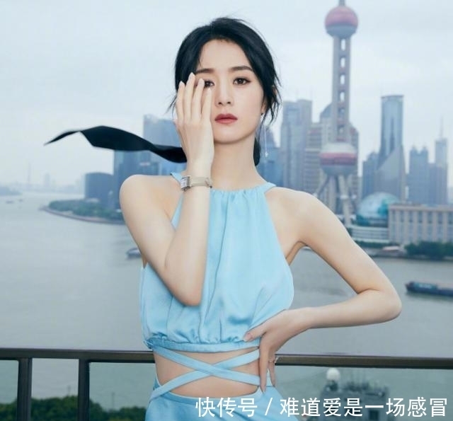 天际|赵丽颖中餐厅发布会路透曝光,和杨紫用同一个造型师,却美出天际