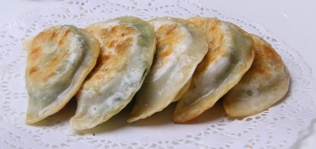  盒子|韭菜盒子，最好不要直接开始包，试着这样做，盒子外焦里嫩更好吃