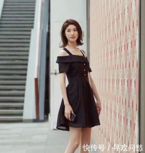 显眼|街拍美图:气质优雅的小姐姐,总是会在人群中,特别的显眼!