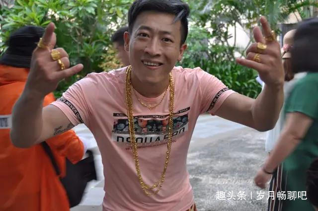 星光|他是星光大道亚军,父亲是赵本山得意门徒,但他的星途却遭遇坎坷