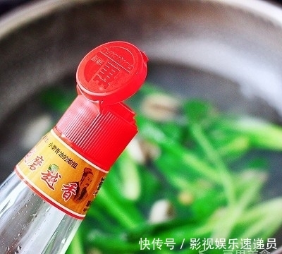 传统|#钟于经典传统味#上汤豆皮青口小白菜