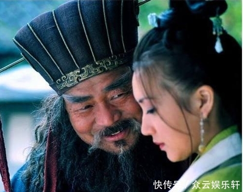 厉害|此人有比诸葛亮还厉害的谋士，睡尽天下美人，去世后被点天灯