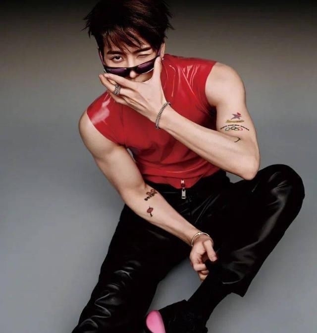 有钱|《这就是街舞》明星上脚谁最狠?王一博同款竟然有钱都买不到...