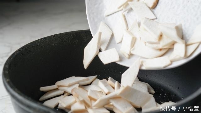  美味|杏鲍菇新吃法，少油低卡好美味，原来加了这味酱汁