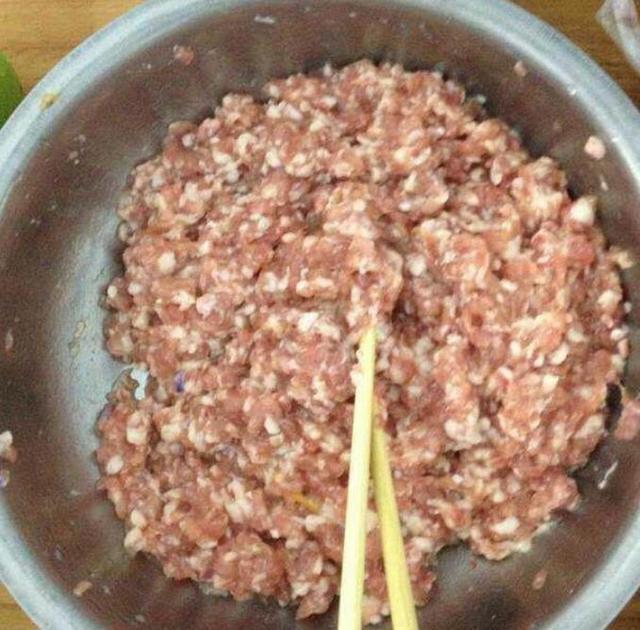 打底|揭秘面馆的馄饨汤,只需要这3样打底,比排骨汤还好喝