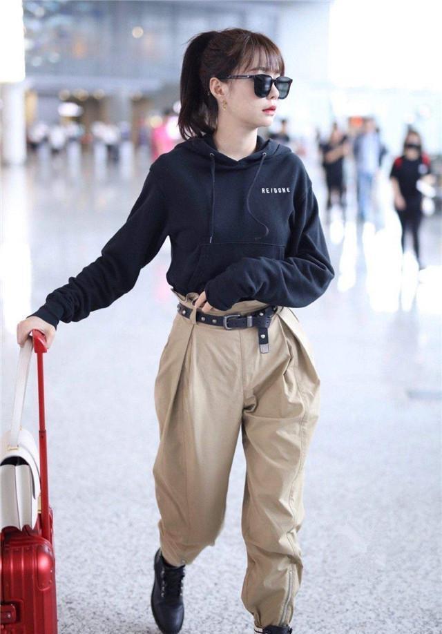 卫衣|“打底裤”已经失宠了!今年流行的是“粽子裤”,遮肉显瘦又百搭