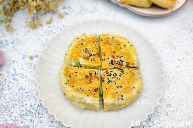 外酥|懒人早餐手抓饼巧变蔬菜鸡蛋饼,外酥里嫩,10分钟搞定早餐