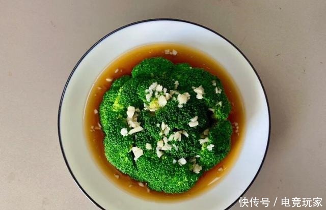 面粉|洗西兰花时,用盐水洗等于吃农药,菜农教你一招,农药残留无影踪