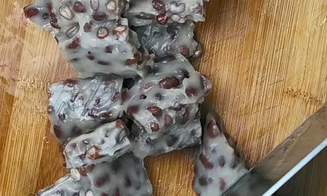 简单|红豆糯米糕的简单做法,软糯香甜,营养好吃,老少皆宜的家中美食