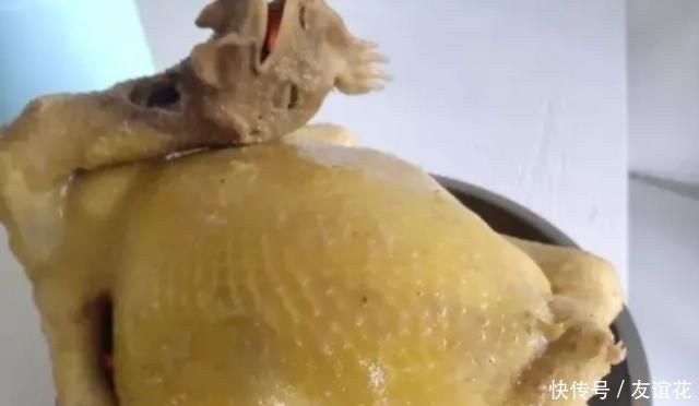 葱姜|做白切鸡时别直接下锅煮，大厨教你一招，鸡肉又鲜又嫩还美味