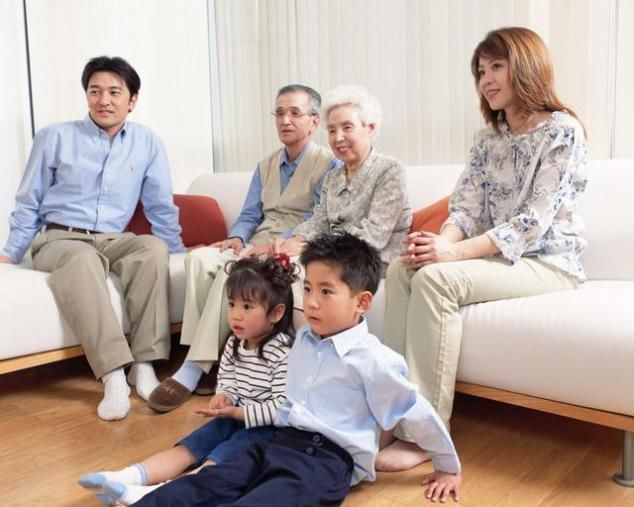 果您|一种新型养老迅速流行，没有子女也有人陪，老人晚年很幸福