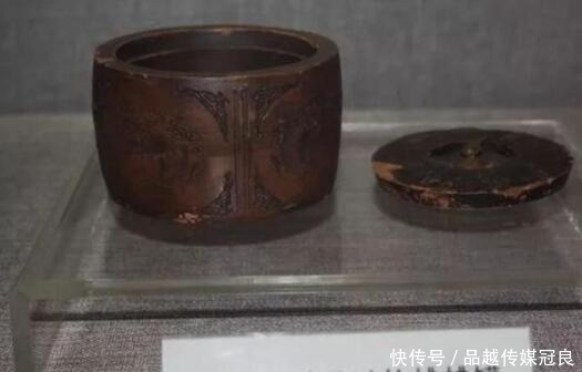 辫子|实拍溥仪遗物：玩过的蛐蛐罐依旧保存，使用的餐具做工精美！