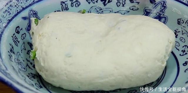  葱油饼|早餐别老一套了，教你懒人做法，比油条还香，随吃随取，收藏了