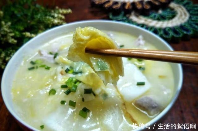 隔三差五|白菜土豆一起烧特别好吃,我家隔三差五做,每次上桌连汤汁都不剩