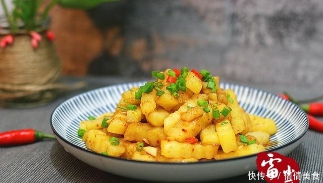 比肉|土豆最最最简单又好吃的做法,煮一煮,拌一拌,都说比肉还好吃