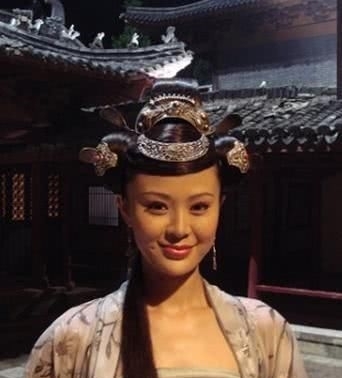 生三娃|刚出名就娶了恩师？8年生三娃低调20年，互相成就的婚姻有多好