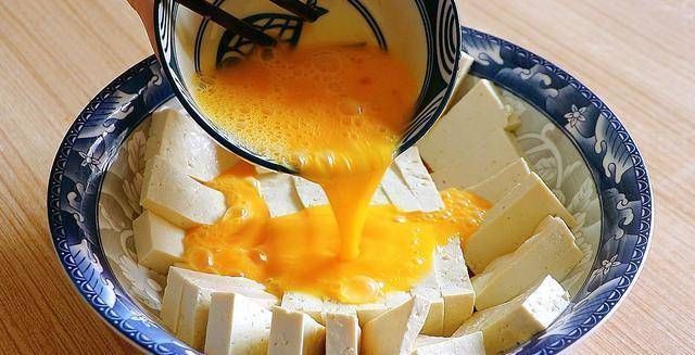 1小勺|豆腐里打2个鸡蛋,简单一炒,老公孩子最喜欢,每次上桌都吃光光