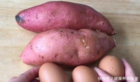 红薯|秋冬多吃红薯,不用烤箱不用电饭煲,面点师教我做红薯拉丝小面包