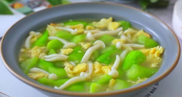  简单|鸡蛋汤的神奇做法，简单加入“2物”，营养美味全家人都爱吃