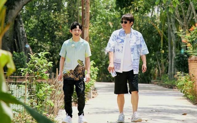 斗地主|向往的生活4败笔频现,嘉宾赶通告斗地主凑剧情,广告冲淡小怡然